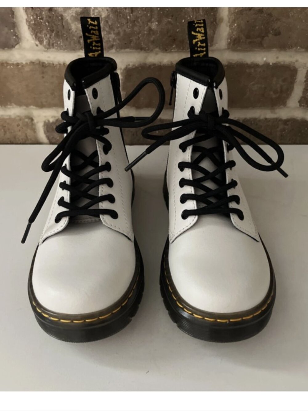 DR MARTENS ZAVALA White Leather Lace Up Boots Combat Bouncing Soles Girls 13 NEW
